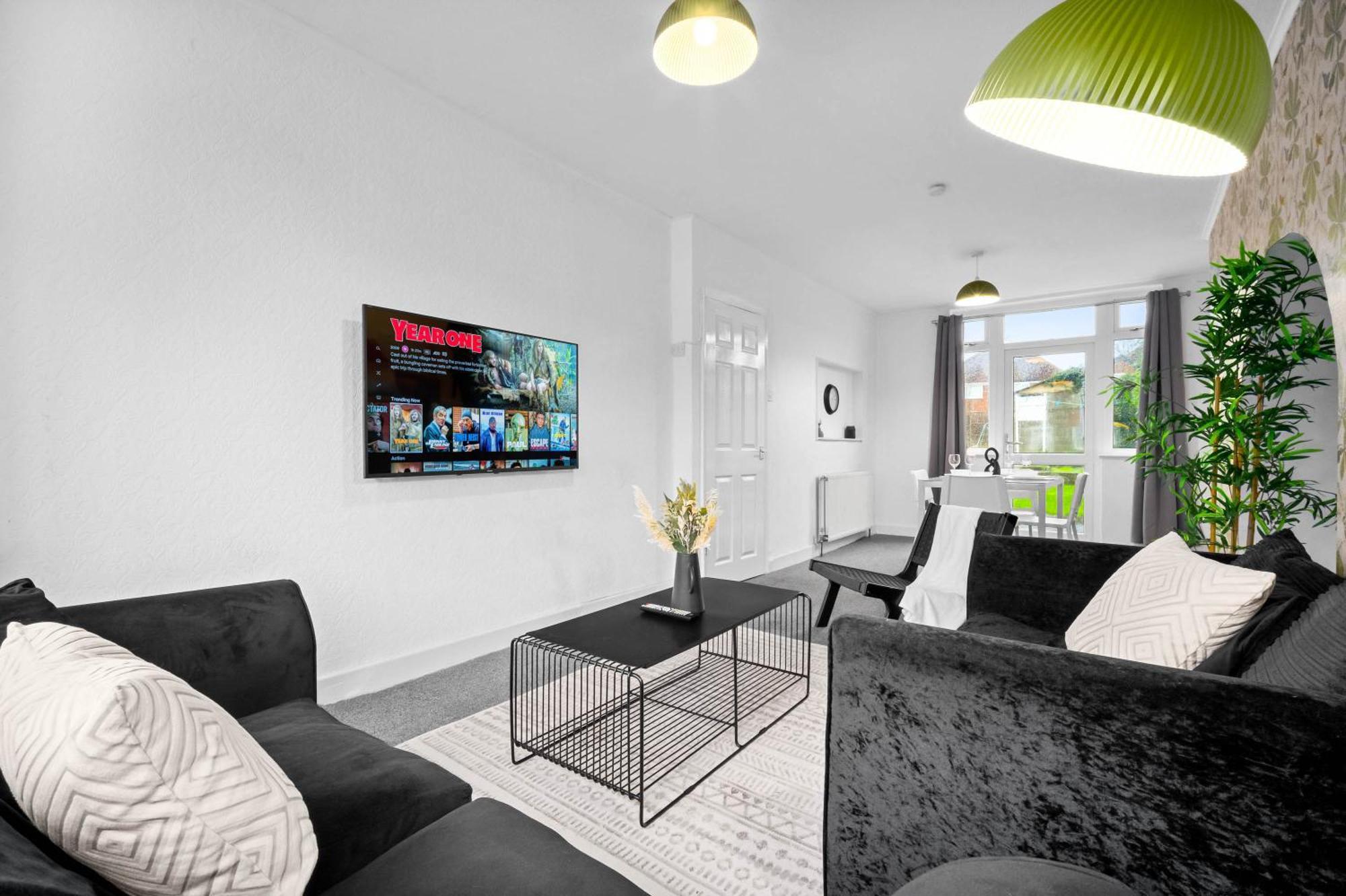 Stylish 3 Bedroom House - Parking - Garden - Great Barr - Netflix - Top Rated -121J Birmingham Bagian luar foto