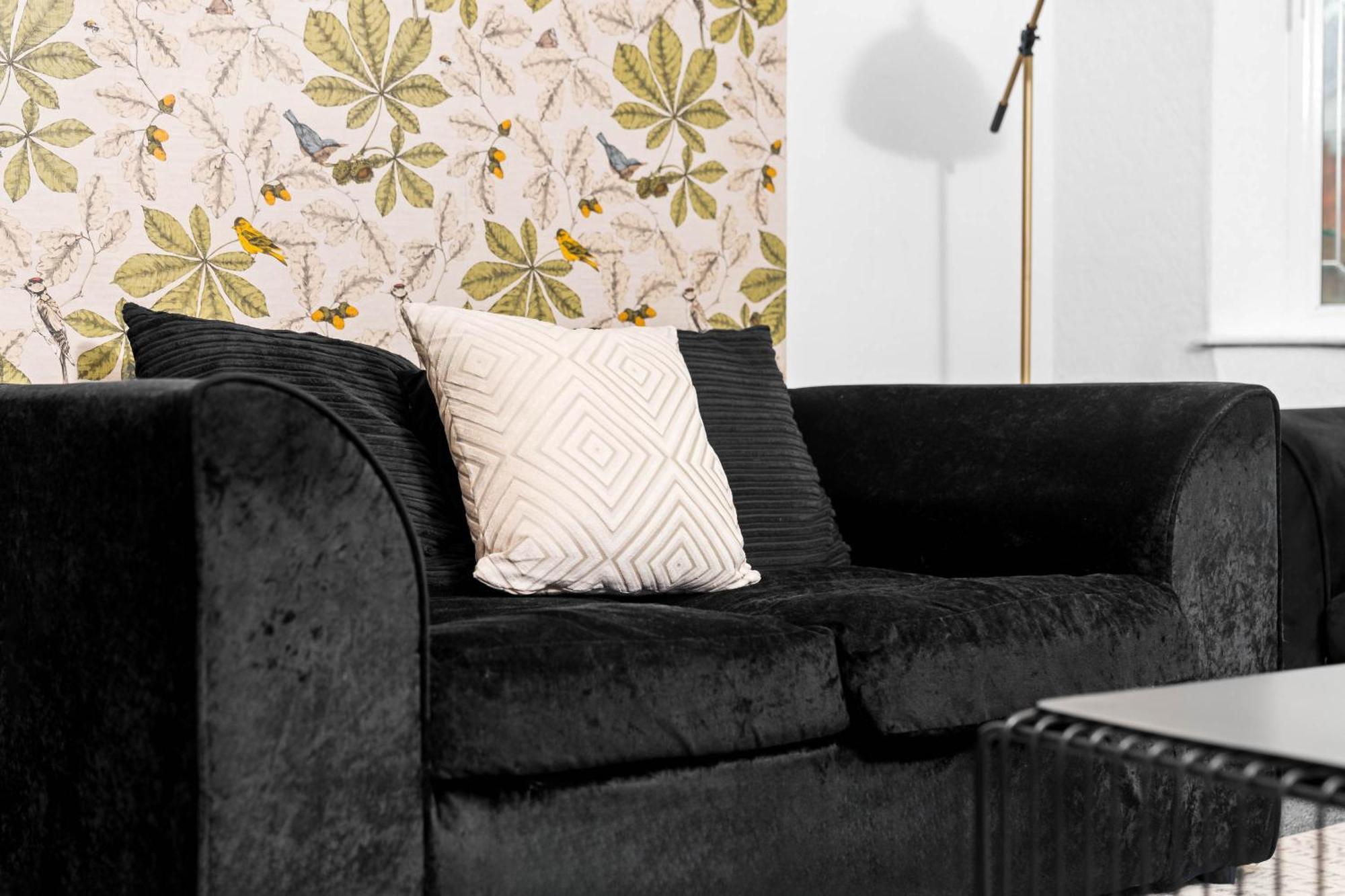 Stylish 3 Bedroom House - Parking - Garden - Great Barr - Netflix - Top Rated -121J Birmingham Bagian luar foto