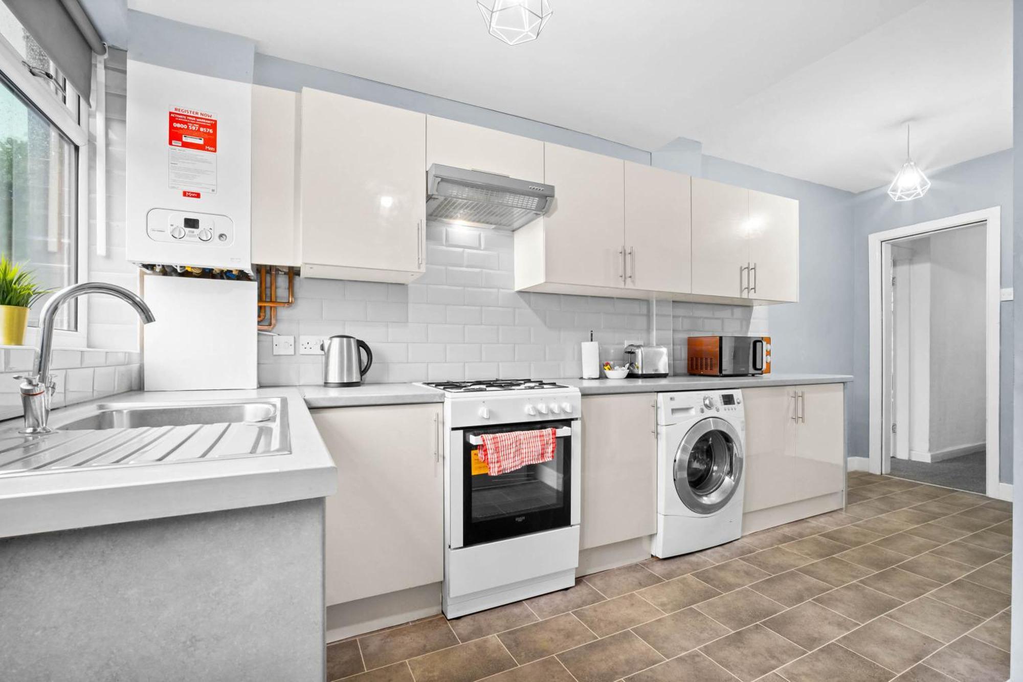 Stylish 3 Bedroom House - Parking - Garden - Great Barr - Netflix - Top Rated -121J Birmingham Bagian luar foto